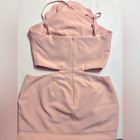 NWT Lovers and Friends Artemis Gown in pink, size M - Picture 8 of 11